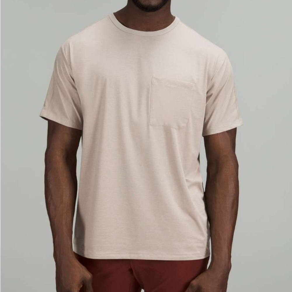 Lululemon The Fundamental
Pocket T-Shirt - Raw Linen